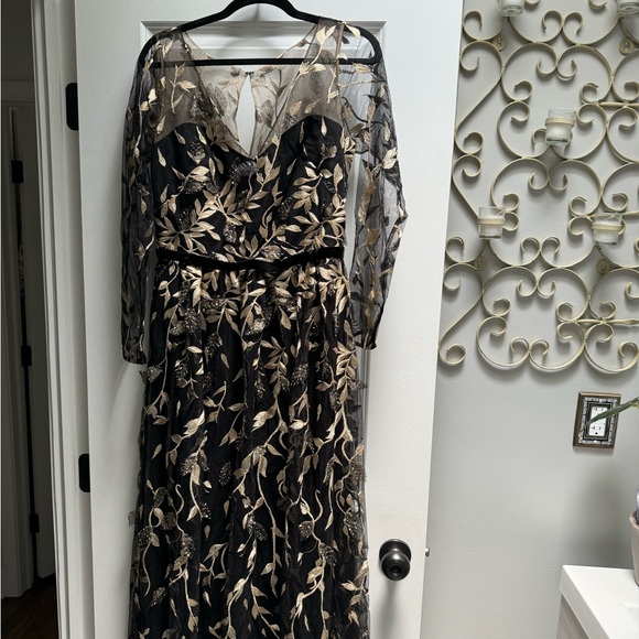 Marchesa Metallic Gold Leaf Gown - Picture 5 of 10